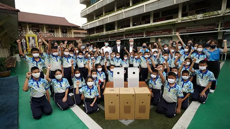 Xiaomi sent Mi Air Purifiers to create fresh air zone in the school