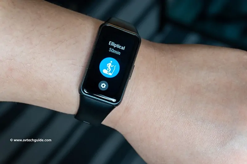 Review HUAWEI Band 6 rich features big display fitness health tracker