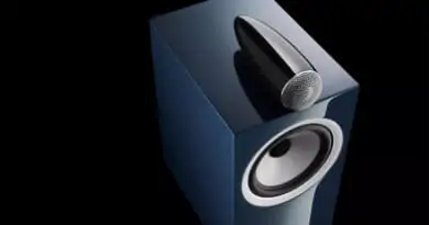 B&W 700 Series Signature speakers come in Midnight Blue Metallic finish