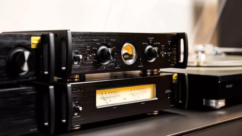 TEAC unveils 5 strong reference 505 series compact hi-fi system