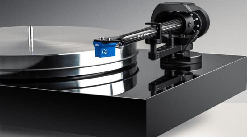 Pro-ject introduce true balanced connection range x8 turntable and two phono preamp