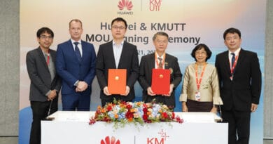 HUAWEI KMUTT MoU signing ceremony