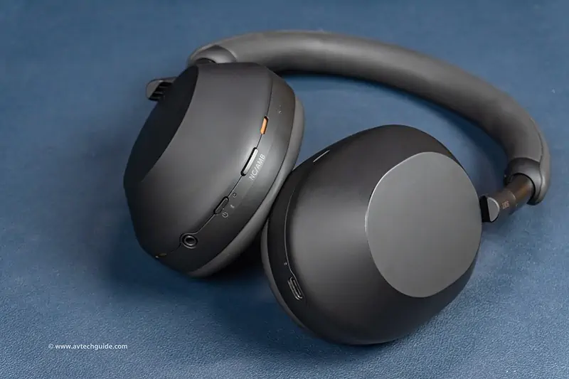 Review Sony WH-1000XM5 wireless headphones with intelligent ANC