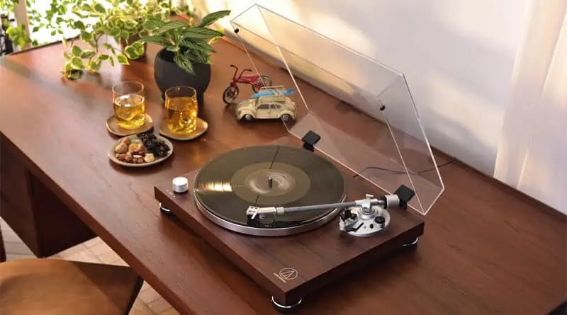 Audio-Technica launches two new Bluetooth turntables and a new high-end cartridge
