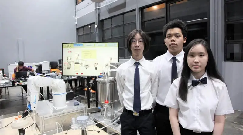 Delta Thailand suppurt Thai student to compete in Delta Cup automatic system competition