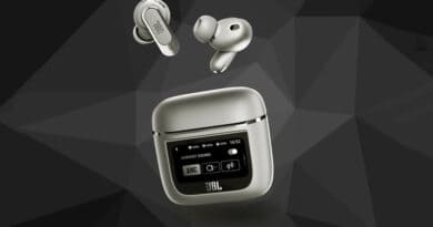 JBL introduce new TWS earbud with built-in touchscreen display on charging case